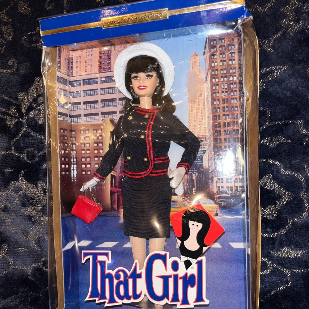 Barbie That Girl 2002 collector edition